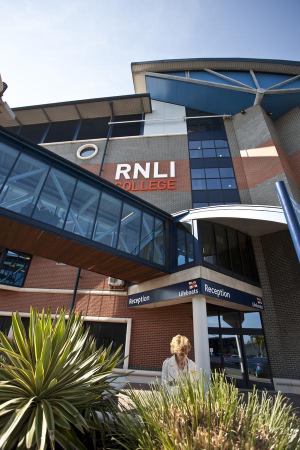 Hotel RNLI College Poole Esterno foto