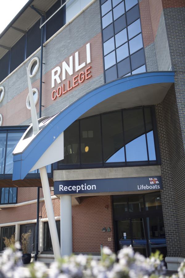 Hotel RNLI College Poole Esterno foto