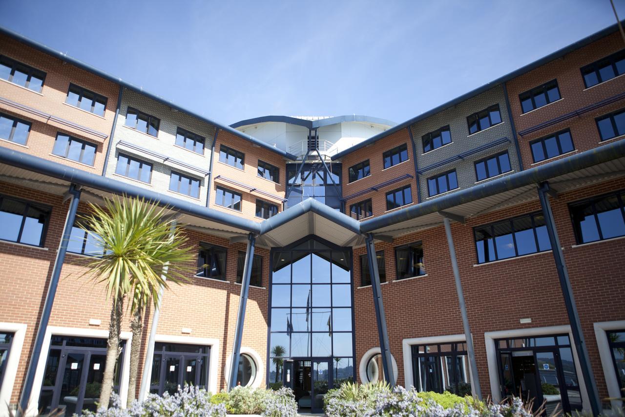 Hotel RNLI College Poole Esterno foto