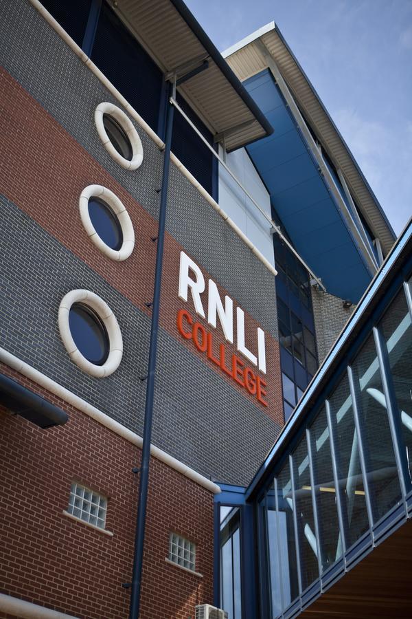 Hotel RNLI College Poole Esterno foto